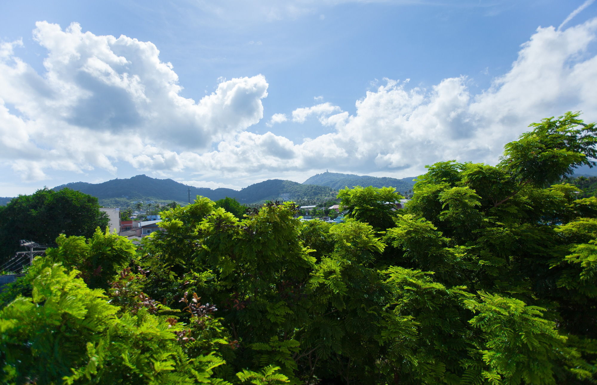 Chalong Beach Hotel Phuket Rawai エクステリア 写真