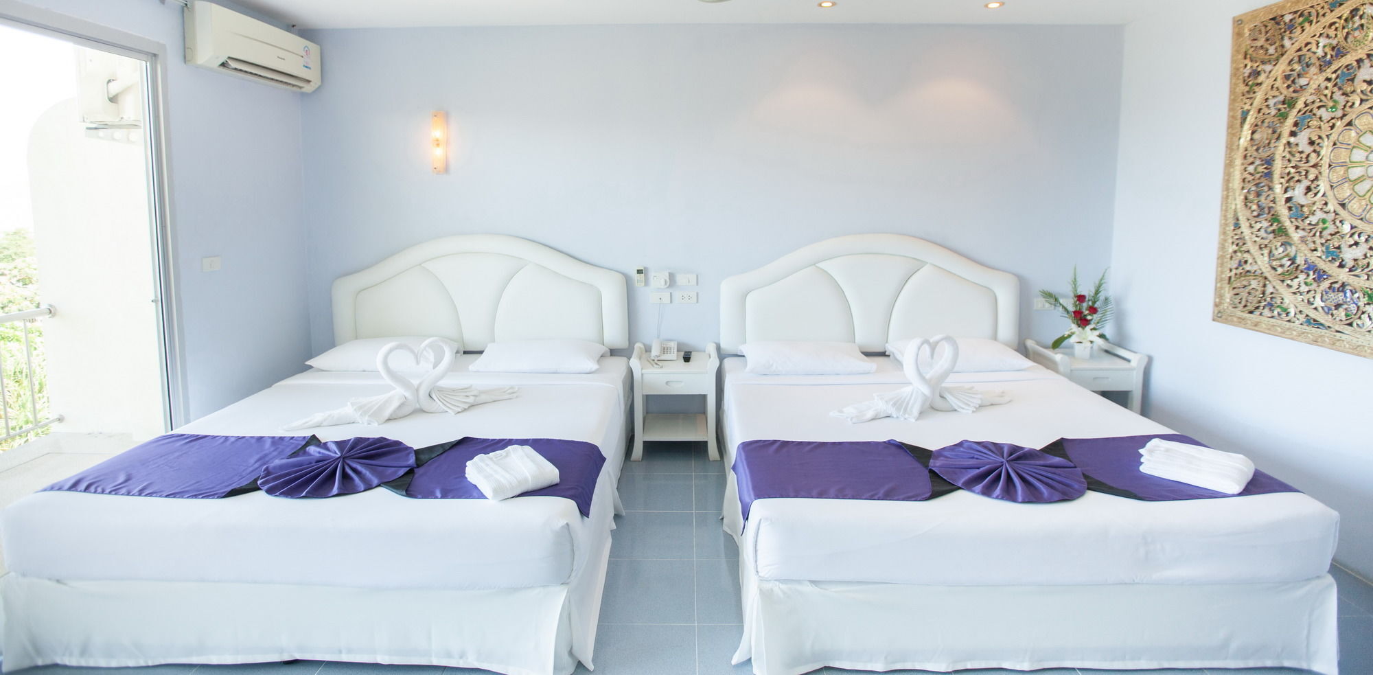 Chalong Beach Hotel Phuket Rawai エクステリア 写真