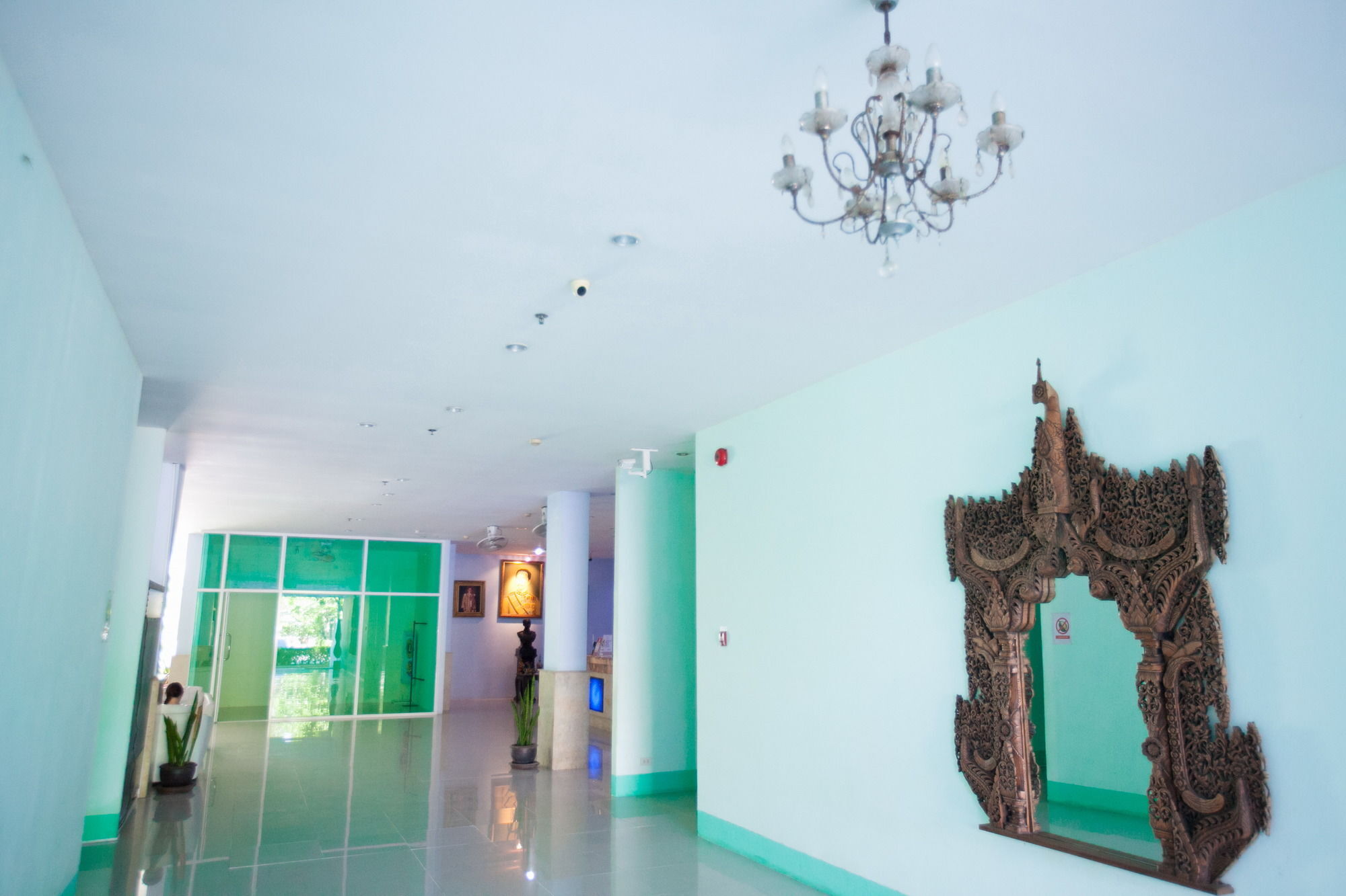 Chalong Beach Hotel Phuket Rawai エクステリア 写真